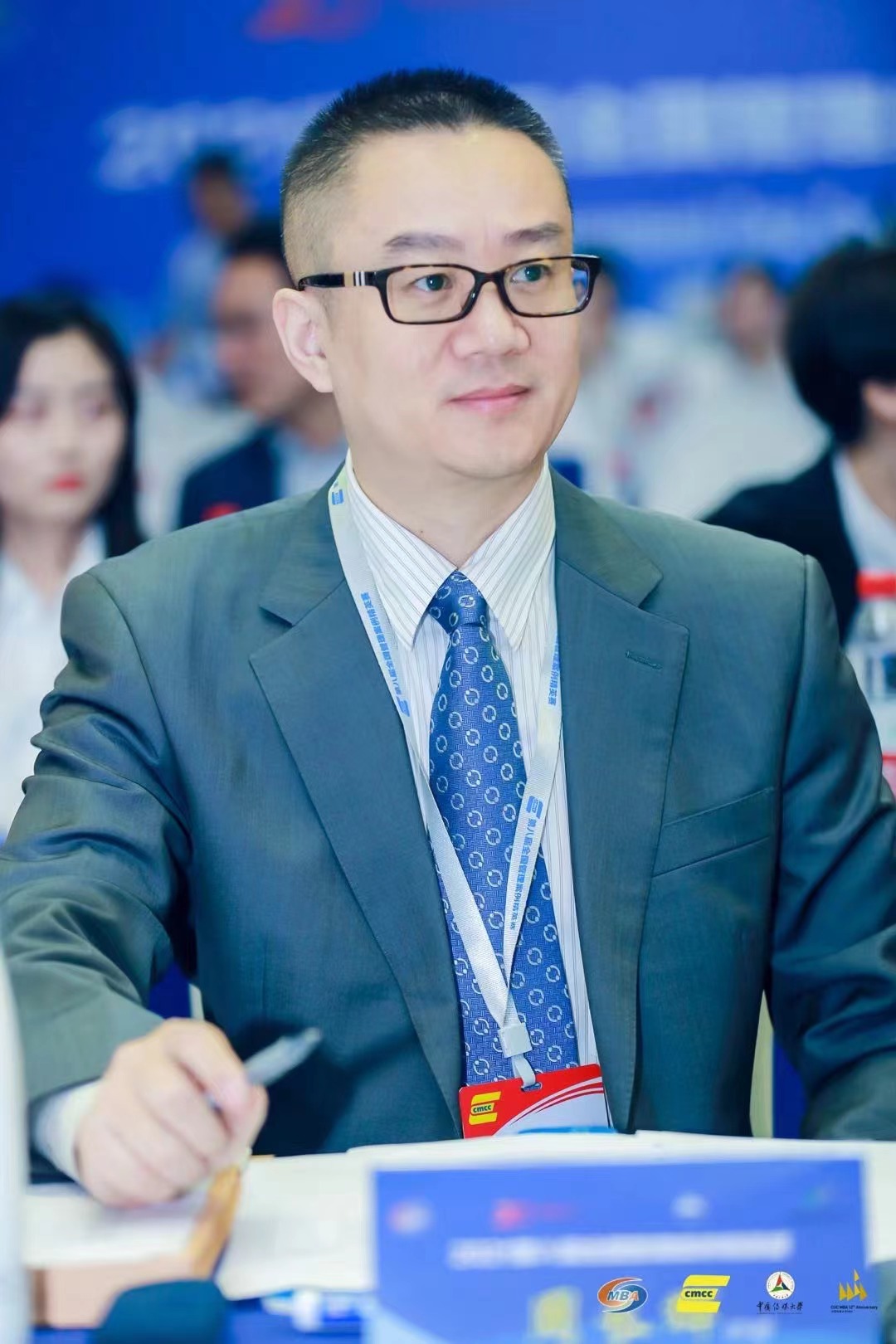 系统性之外的系统性:在场、体悟与刚刚开始的学术人生-重庆大学经济与工商管理学院